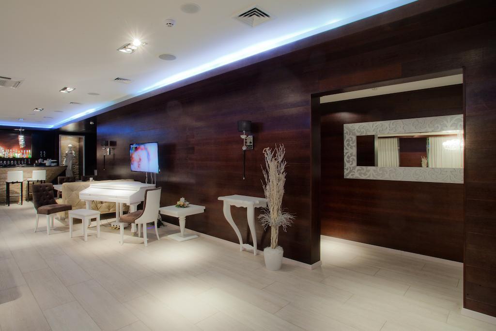 Orly Park-Hotel Kyiv Exterior photo