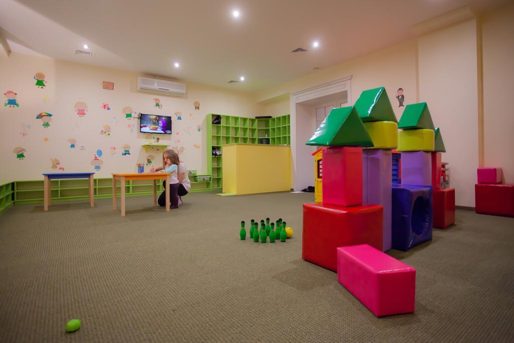 Orly Park-Hotel Kyiv Exterior photo
