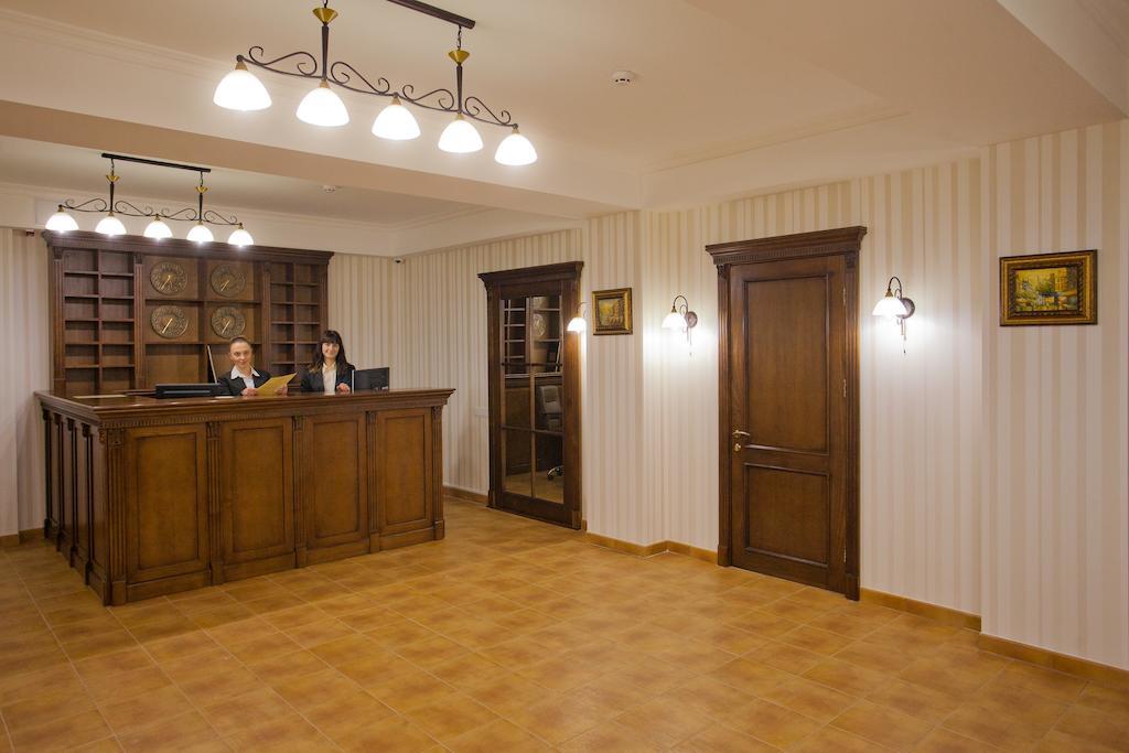 Orly Park-Hotel Kyiv Exterior photo