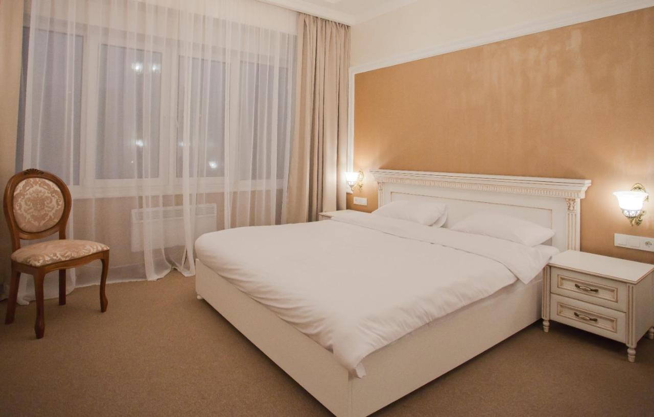Orly Park-Hotel Kyiv Exterior photo